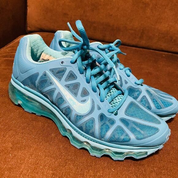 Mint Condition NIKE Air Max 2011 + Teal Blue with mixed blue bottom soles 7 US - Picture 1 of 9